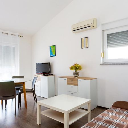 Loren - Mali - Second Floor Medulin Luaran gambar